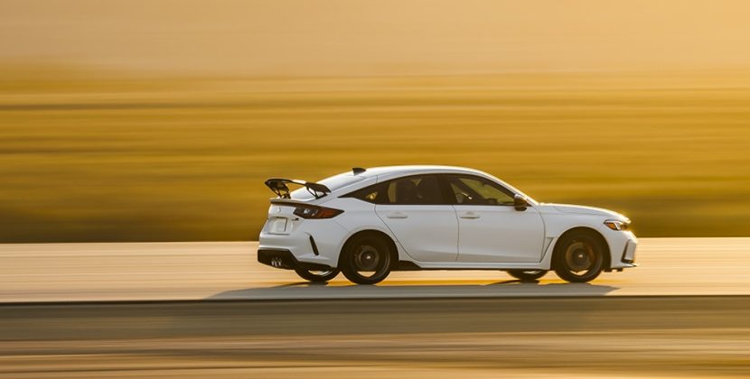 MY24_Civic_TypeR_1200x500_Desktop_OverviewGalleryExterior_08