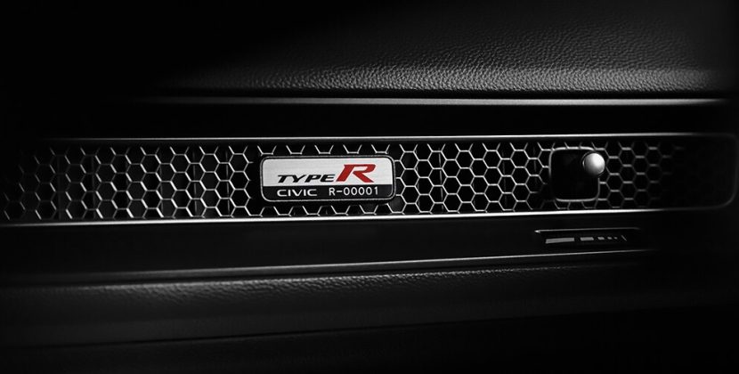 MY24_Civic_TypeR_1200x500_Desktop_OverviewGalleryInterior_10