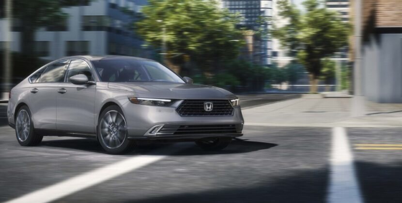 MY25_Accord_1200x500_Desktop_OverviewGallery_Exterior_04