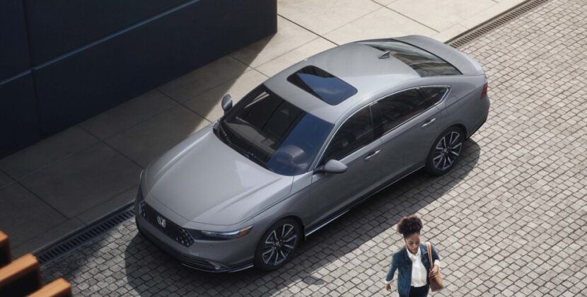 MY25_Accord_1200x500_Desktop_OverviewGallery_Exterior_06