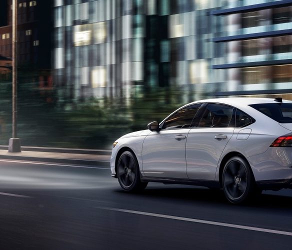 MY25_Accord_1200x500_Desktop_OverviewGallery_Exterior_09