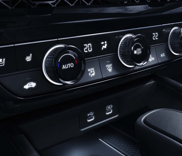 MY25_Accord_1200x500_Desktop_OverviewGallery_Interior_07