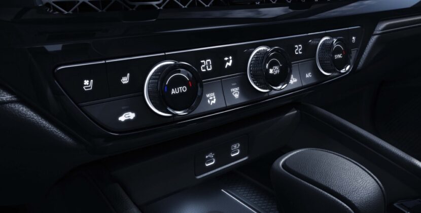 MY25_Accord_1200x500_Desktop_OverviewGallery_Interior_07
