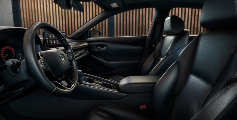 MY25_Accord_1200x500_Desktop_OverviewGallery_Interior_08