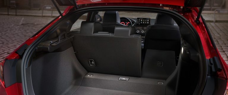 MY25_Civic_Hatchback_1200x500_Desktop_OverviewGallery_Interior_06