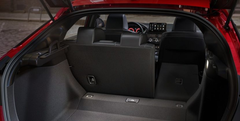 MY25_Civic_Hatchback_1200x500_Desktop_OverviewGallery_Interior_06