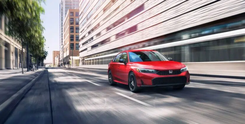 MY25_Civic_Sedan_1248x702_Desktop_OverviewGallery_Exterior_01