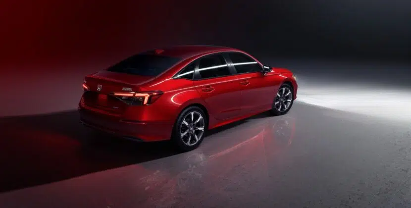 MY25_Civic_Sedan_1248x702_Desktop_OverviewGallery_Exterior_12