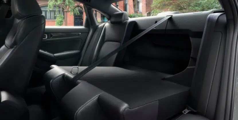 MY25_Civic_Sedan_1248x702_Desktop_OverviewGallery_Interior_05