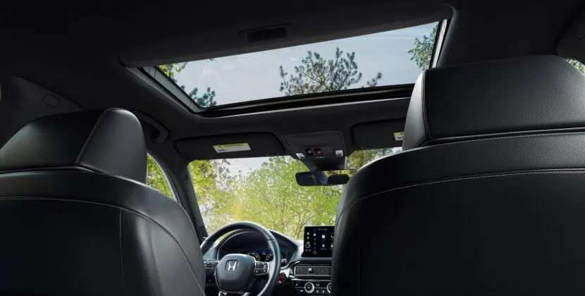 MY25_Civic_Sedan_1248x702_Desktop_OverviewGallery_Interior_06