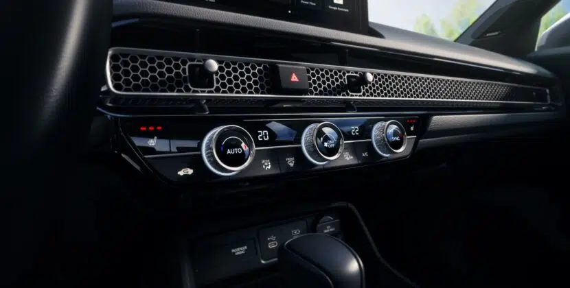 MY25_Civic_Sedan_1248x702_Desktop_OverviewGallery_Interior_08