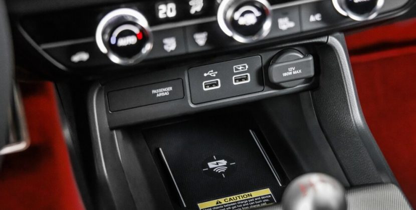 MY25_Civic_TypeR_1200x500_Desktop_OverviewGallery_Interior_12