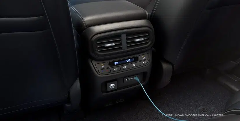 Honda_Pilot_interiorgallery_PIL23-042_Touring