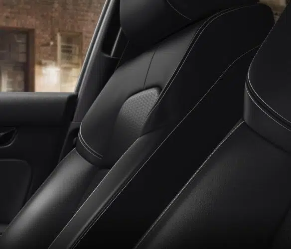 MY25_Civic_Hatchback_1200x500_Desktop_OverviewGallery_Interior_02