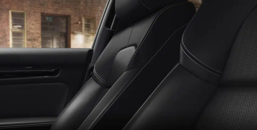 MY25_Civic_Hatchback_1200x500_Desktop_OverviewGallery_Interior_02
