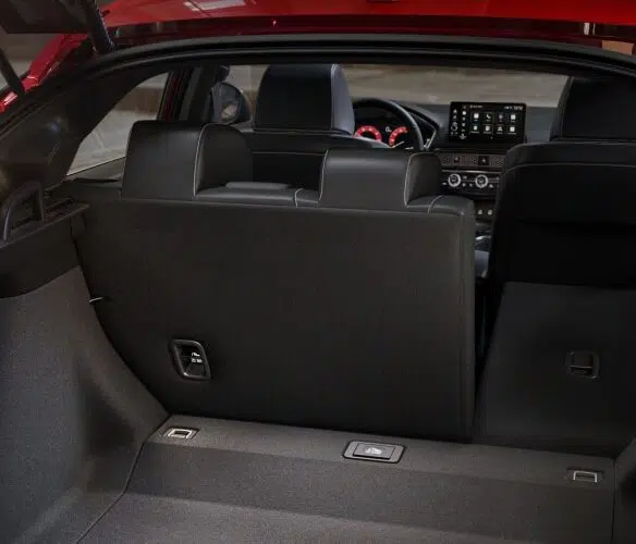 MY25_Civic_Hatchback_1200x500_Desktop_OverviewGallery_Interior_06