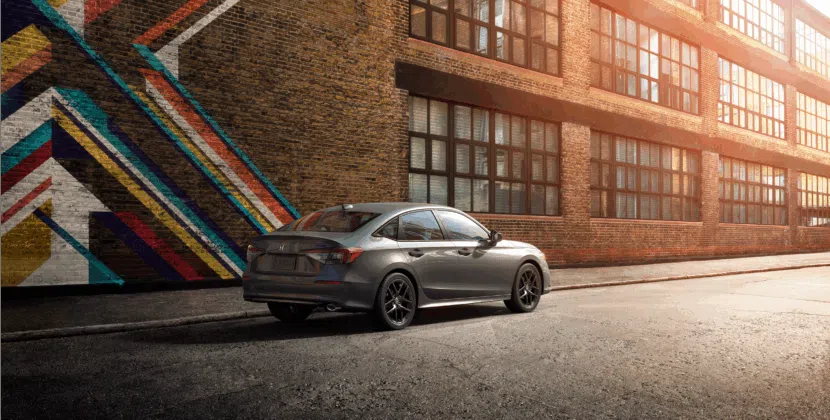 MY25_Civic_Sedan_1248x702_Desktop_OverviewGallery_Exterior_04