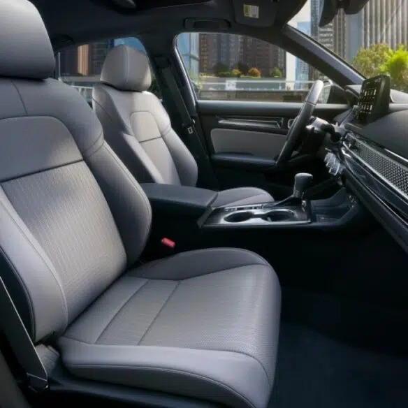 MY25_Civic_Sedan_1248x702_Desktop_OverviewGallery_Interior_04