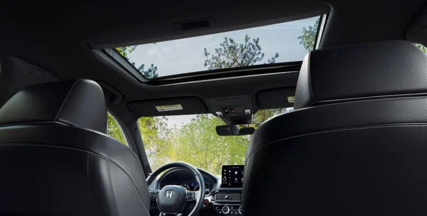 MY25_Civic_Sedan_1248x702_Desktop_OverviewGallery_Interior_06