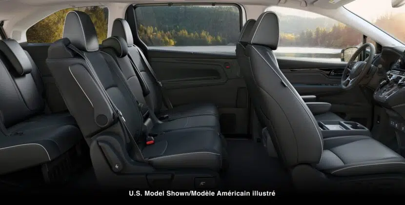 MY25_Odyssey_1248x500_Desktop_OverviewGalleryInterior_04