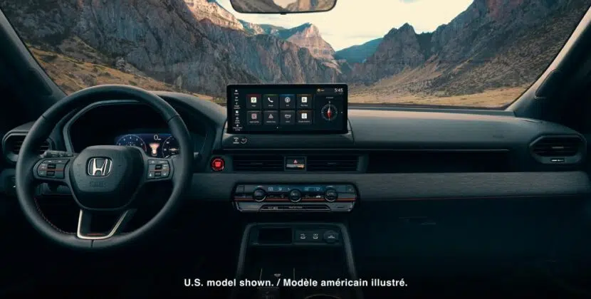 MY26_Passport_1248x500_Desktop_OverviewGalleryInterior_01