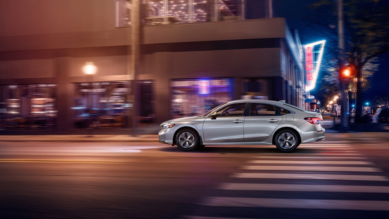 2025 Honda Civic Sedan vs 2025 Toyota Corolla Hybrid: A Smart Sedan Showdown